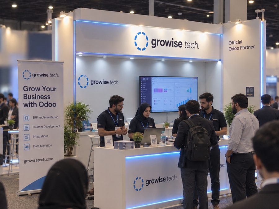 The Growise Tech stand, with visitors at the counter